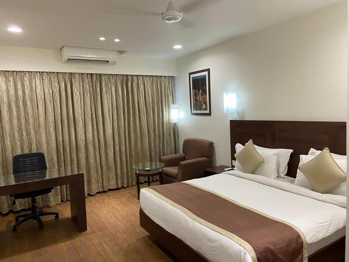 Hotel Sadanand Ankleshwar Bagian luar foto