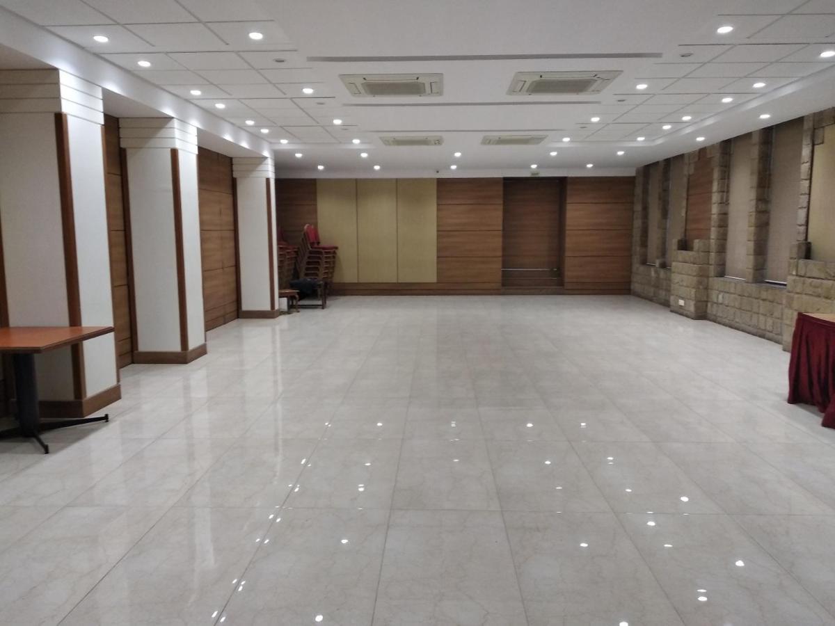 Hotel Sadanand Ankleshwar Bagian luar foto