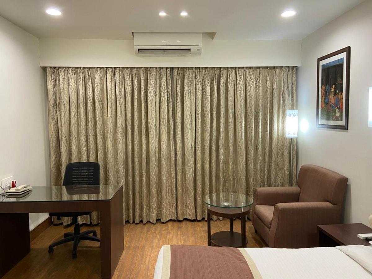 Hotel Sadanand Ankleshwar Bagian luar foto