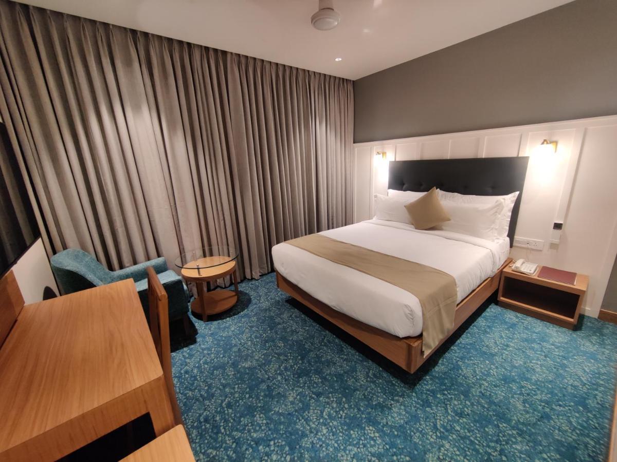Hotel Sadanand Ankleshwar Bagian luar foto