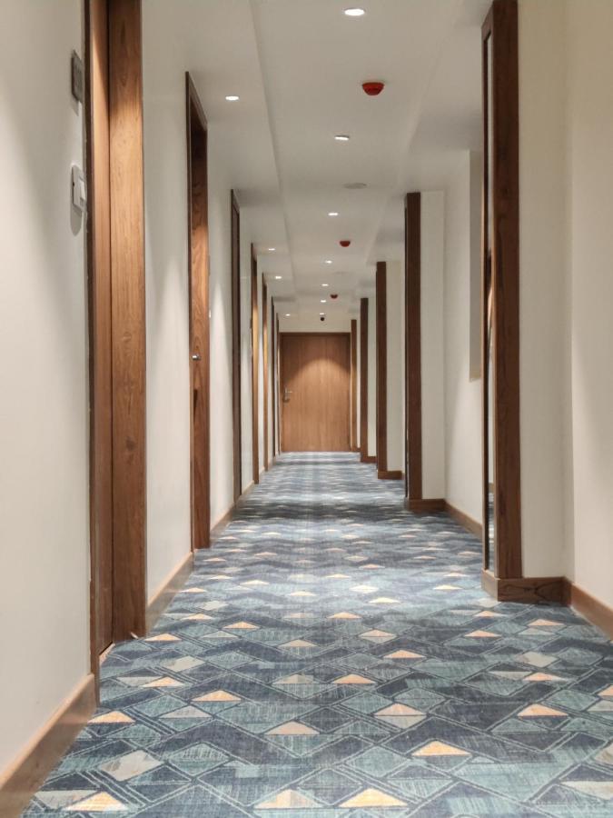 Hotel Sadanand Ankleshwar Bagian luar foto