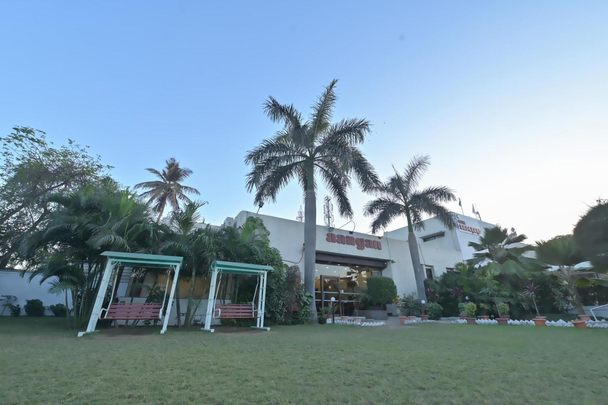 Hotel Sadanand Ankleshwar Bagian luar foto